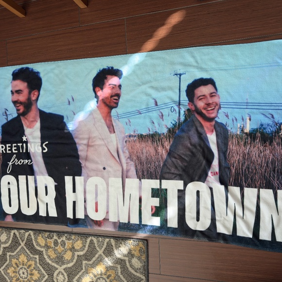 Jonas Brothers VIP Gift - Picture 1 of 5